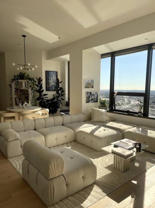 Luxury Highrise Condo Downtown La Los Angeles Exterior photo